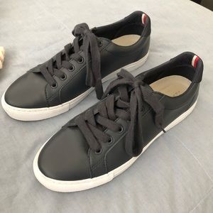 Tommy Hilfiger women’s sneakers size 9